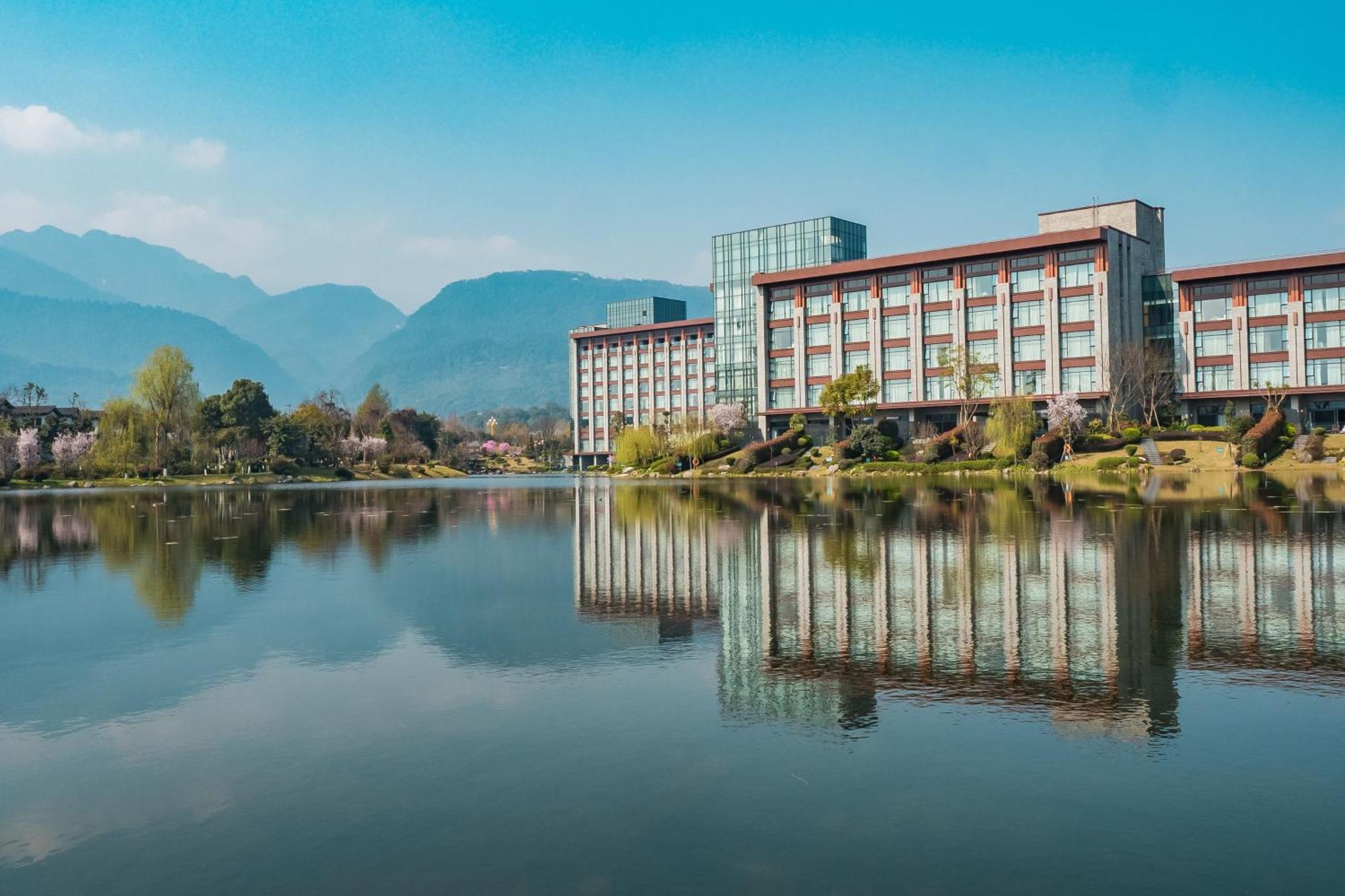 Le Meridien Emei Mountain Resort Emeishan Exterior photo