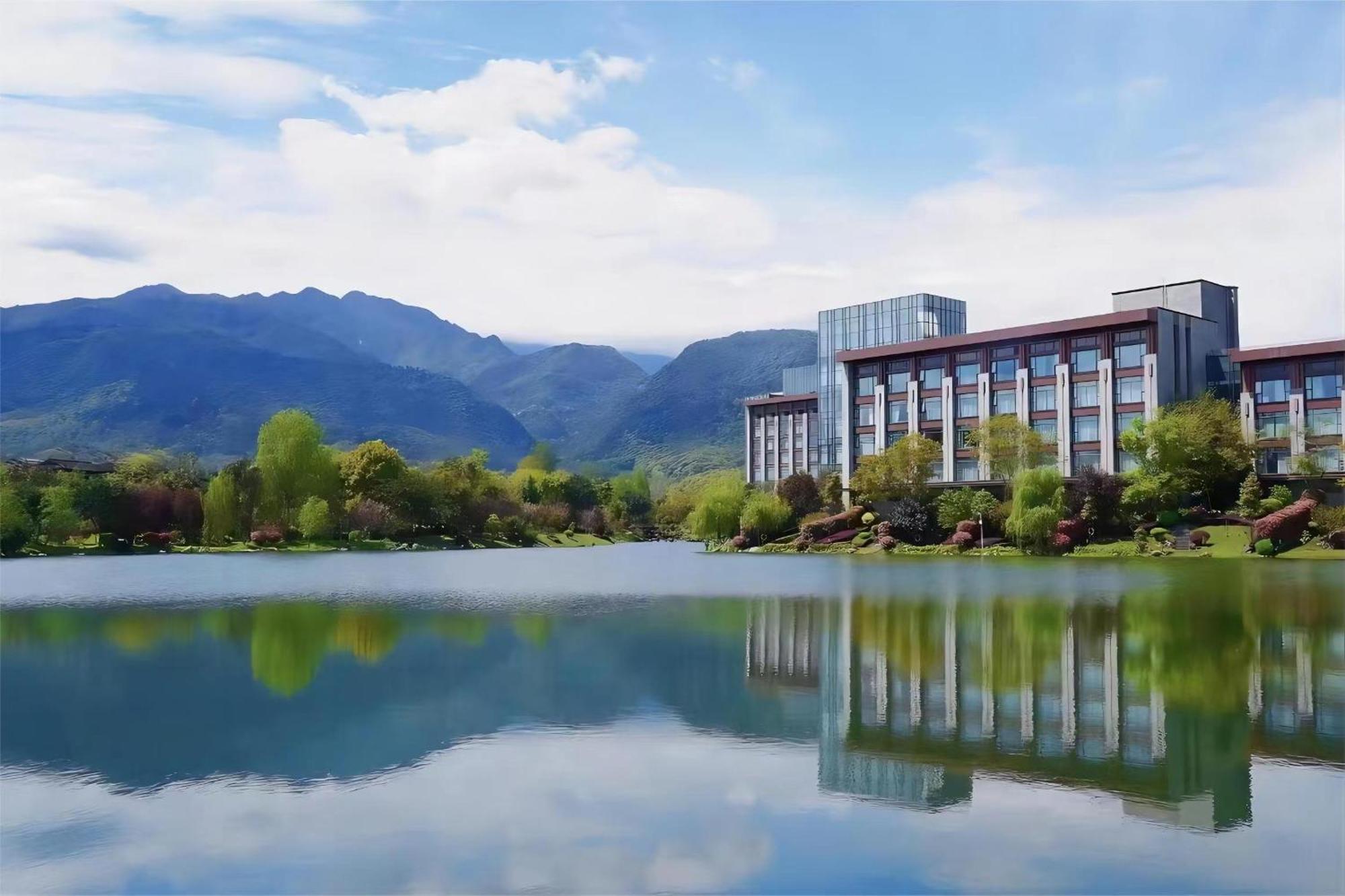 Le Meridien Emei Mountain Resort Emeishan Exterior photo